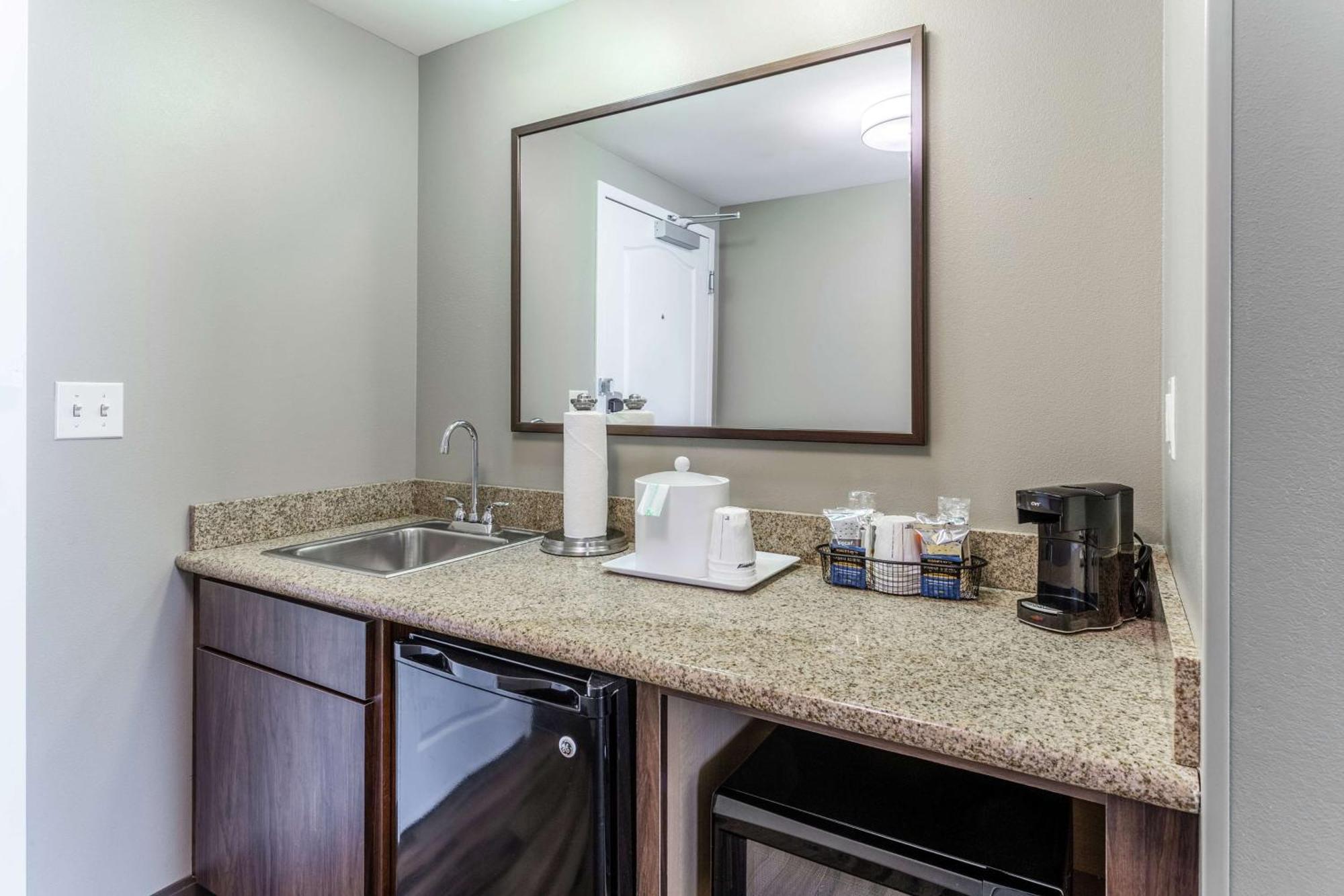 Hampton Inn & Suites Chicago - Либертивилл Экстерьер фото