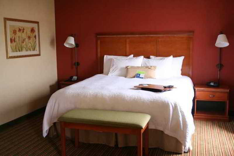 Hampton Inn & Suites Chicago - Либертивилл Номер фото